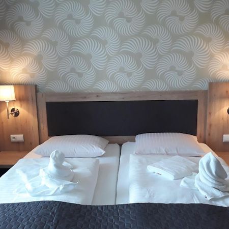 קלאטובי Hotel Rozvoj מראה חיצוני תמונה
