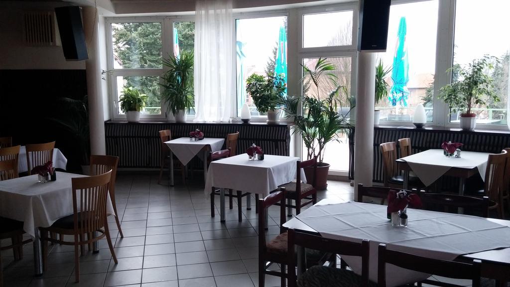 קלאטובי Hotel Rozvoj מראה חיצוני תמונה