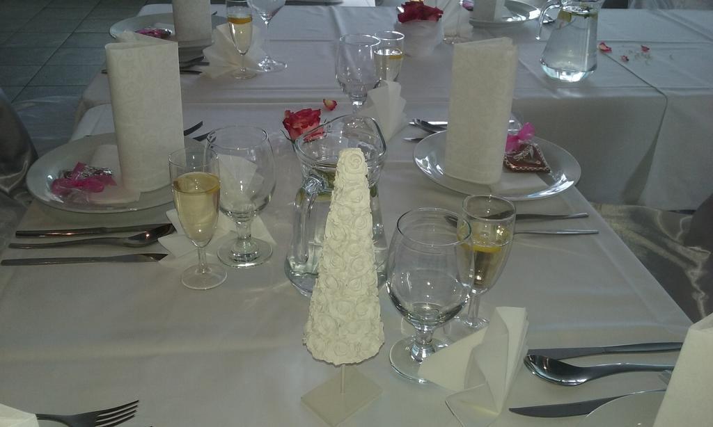 קלאטובי Hotel Rozvoj מראה חיצוני תמונה