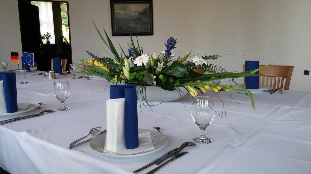 קלאטובי Hotel Rozvoj מראה חיצוני תמונה