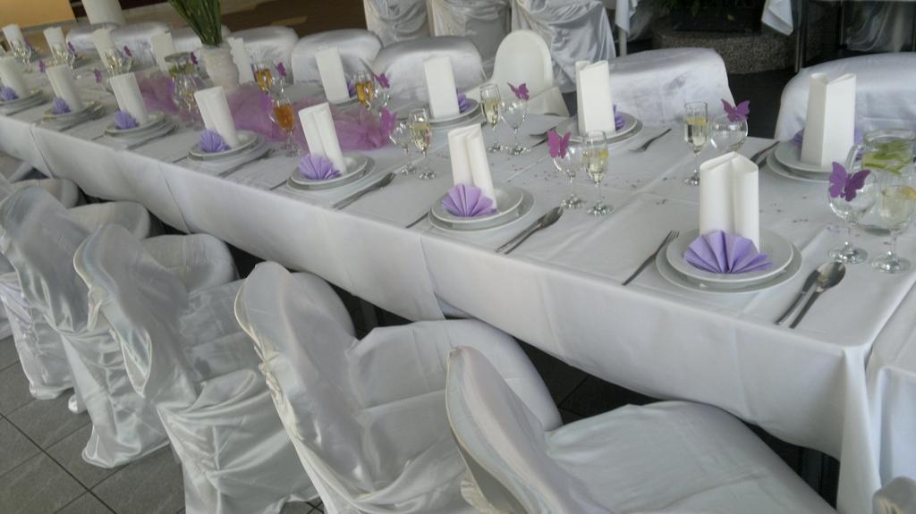 קלאטובי Hotel Rozvoj מראה חיצוני תמונה