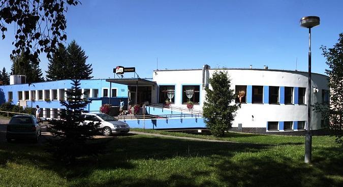 קלאטובי Hotel Rozvoj מראה חיצוני תמונה