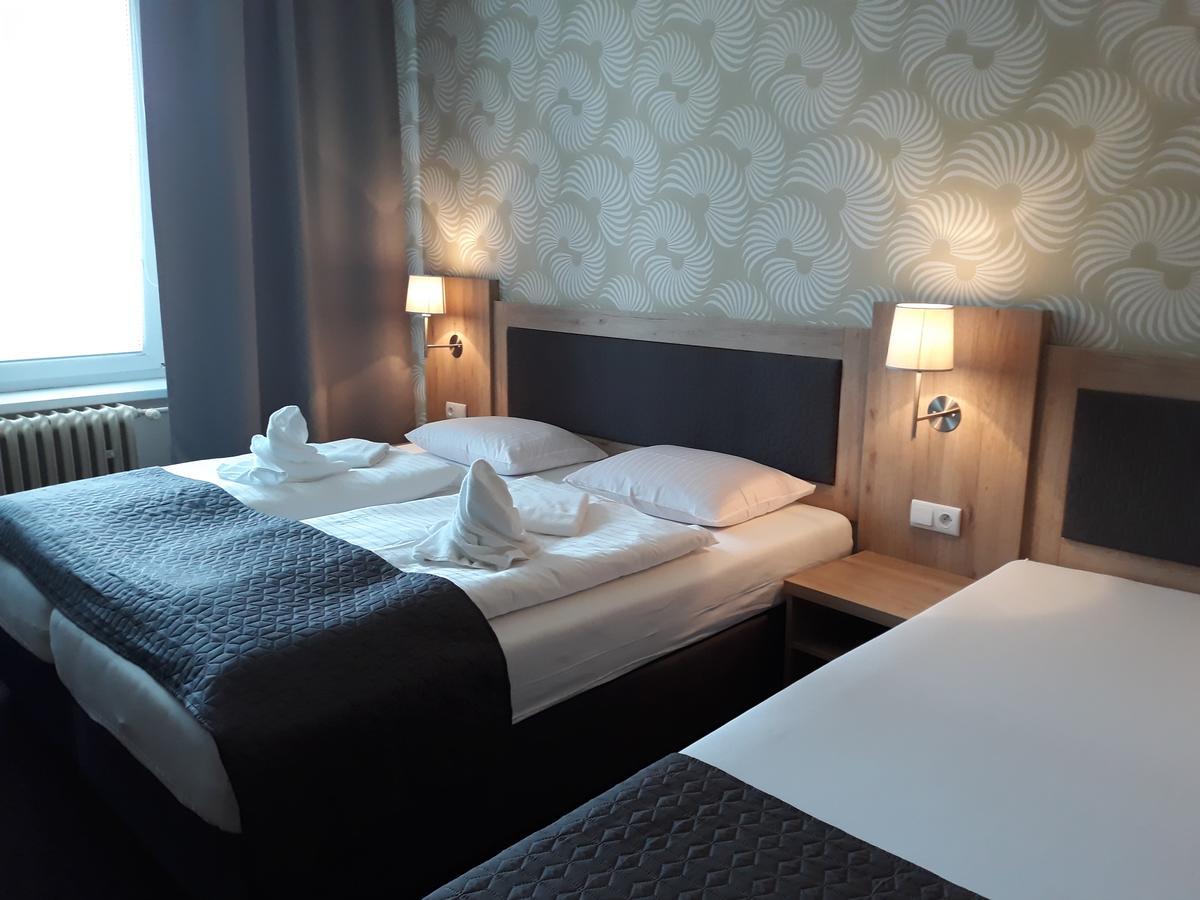 קלאטובי Hotel Rozvoj מראה חיצוני תמונה